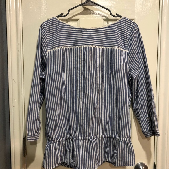 Button up blouse💙 - Picture 2 of 3